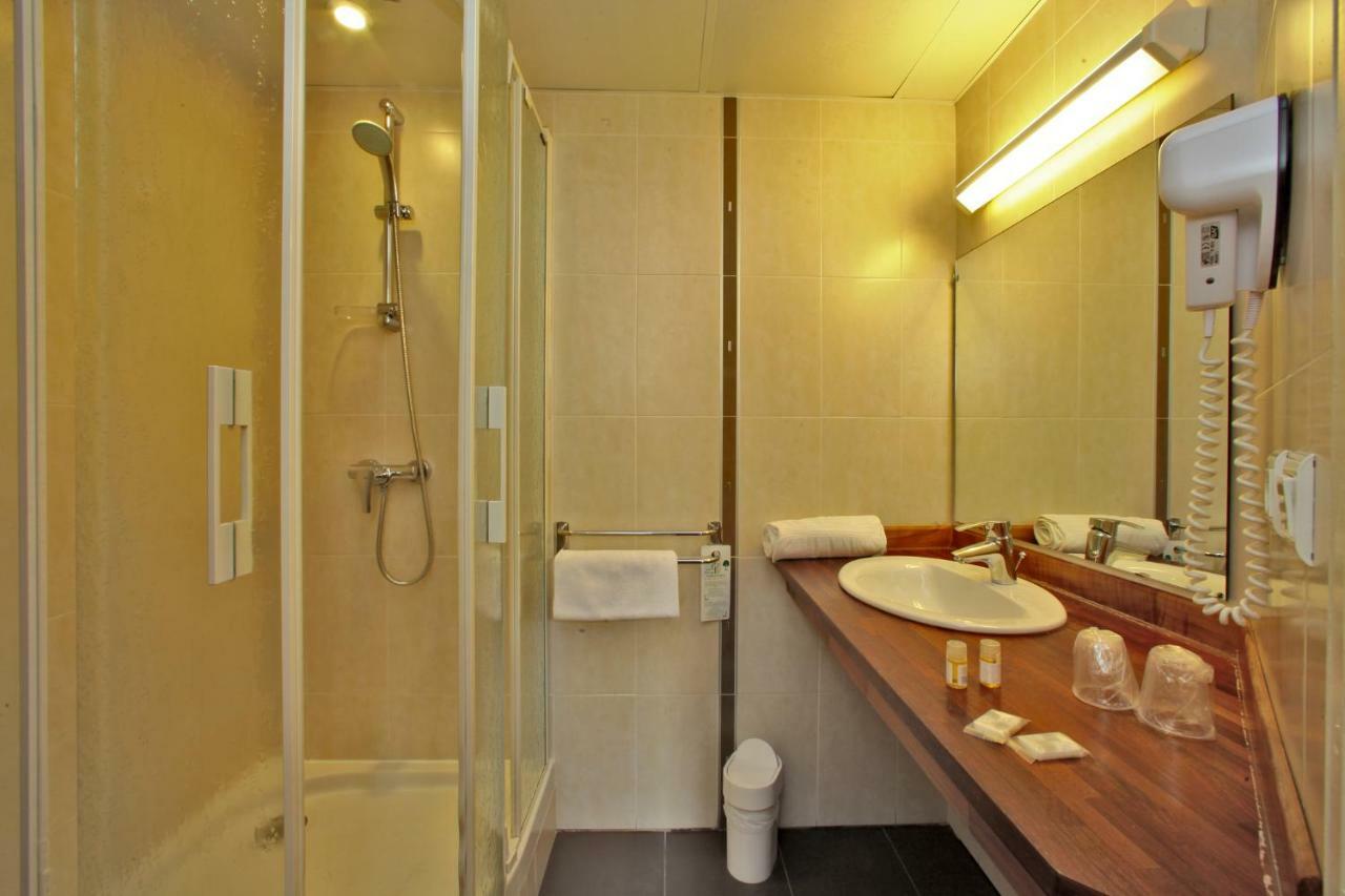 Hotel Le Madrigal ซาร์ลา-ลา-กาเนดา ภายนอก รูปภาพ